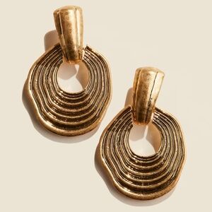 Elegant Gold Statement Earrings